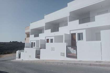 Duplex/todelt hus til salg i Enix, Almería. 