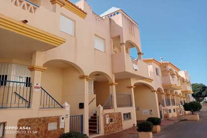 Casa a due piani vendita in Almerimar, Almería. 